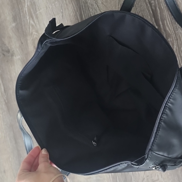 Botkier New York 90's Bond Large Nylon Tote Weekender Carryall Bag - Picture 7 of 11